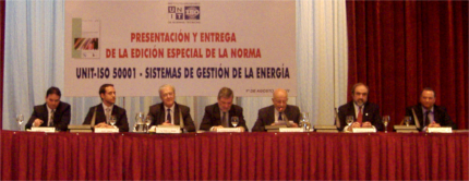 Fotografía de los integrantes del estrado