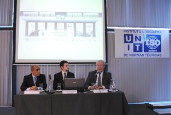 Mesa con expositores, Ing Ariosto Farias Junior, Lic. Gabriel Fernandez, Ing. Pablo J. Benia