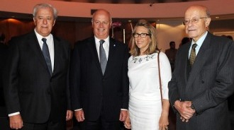 El Sr Rob Steele y Sra. con los Ingenieros Blas Melissari y Pablo J.  Benia, Presidente y Director de UNIT respectivamente 