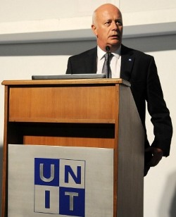 Cr. Rob Steele - Secretario General de ISO