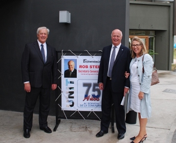 Rob Steele y Sra. con el Director de UNIT, Ing. Pablo J. Benia.