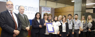 Representantes del CASMU recibiendo la certificación