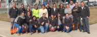 Alumnos y docentes fuera de la planta