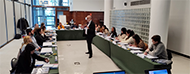 participantes del curso en clase junto a docente