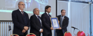 autoridades de unit icoca y prosegur en entrega de certificado