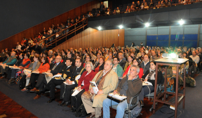 Publico presente en la conferencia sobre Situación actual de la revisión de las normas internacionales de Sistemas de Gestión