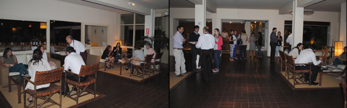 Participantes disfrutando de un cocktail de bienvenida