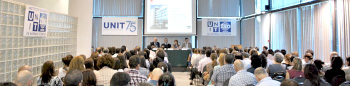 Estrado y público
