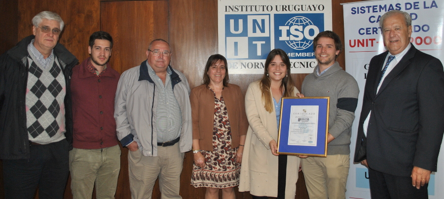 En la imagen: Gustavo Ciocca, Director; Carlos Pérez, Director; Emiliano Ciocca; Diego Pérez, Jefe de producción Marketing y ventas; Lorena Pérez, Jefe de Admin. y Finanzas Capital Humano; Grisel Podestá, Contador Interno; Ing. Pablo J. Benia, Director de UNIT