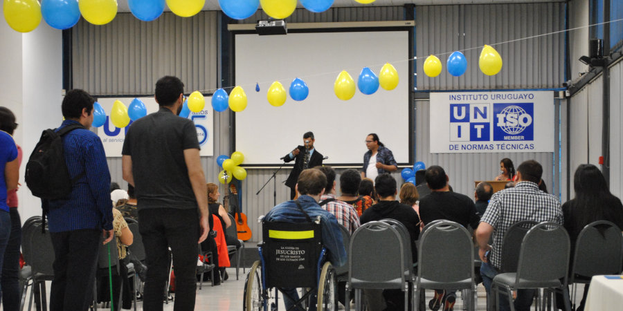 Participantes del evento de fin de año de uncu