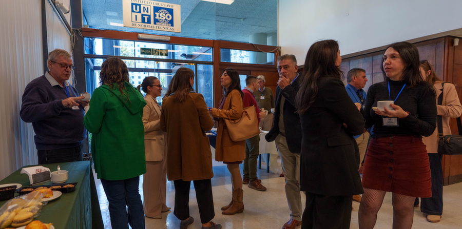 Algunos participantes del desayuno