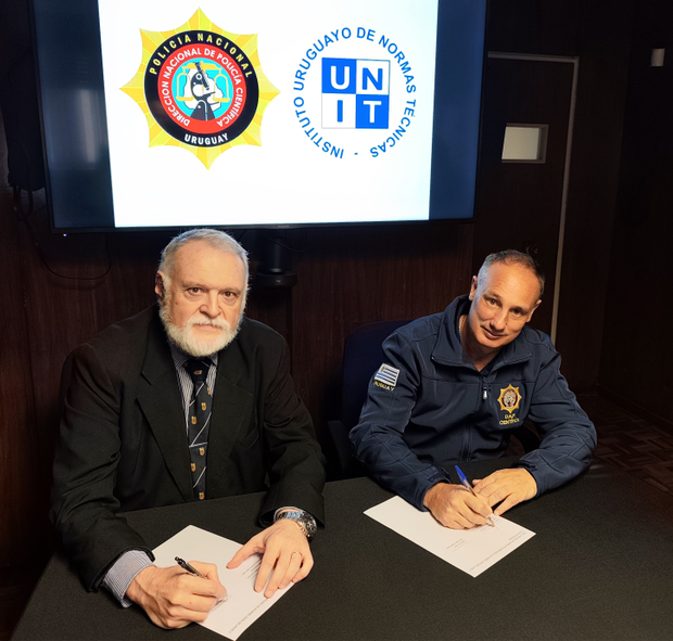 2026-10-09_unit_cientifica_firma.png